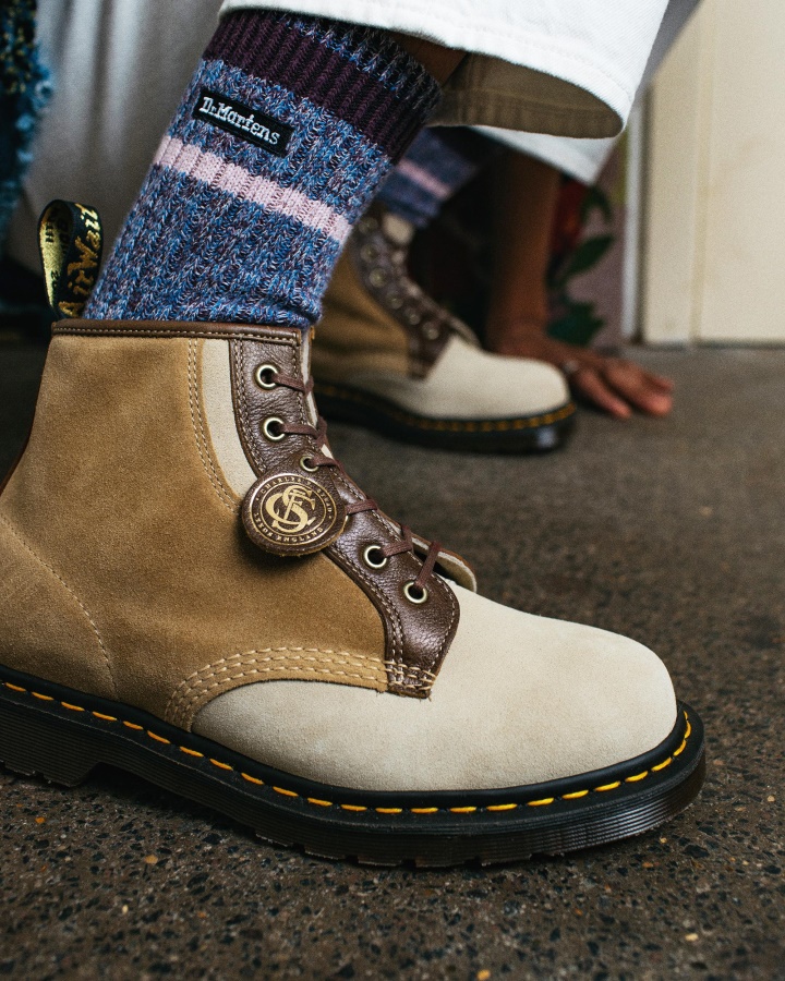 101 Botine De Piele Intoarsa Fabricate In Anglia Dr.martens Romania Nisip