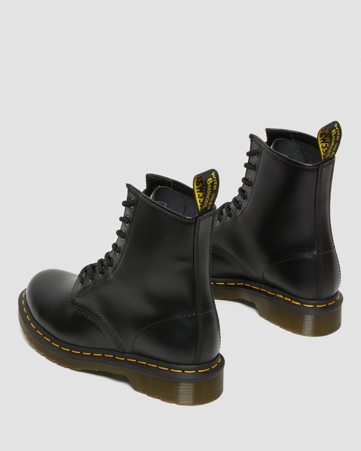 Cizme Negre De Dama Dr.martens Romania 1460 Din Piele Neteda Cu Siret