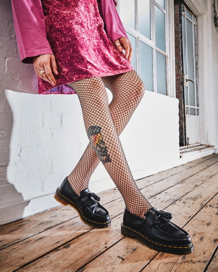 Mocasini Cu Ciucuri Din Piele Cu Cusaturi Galbene Adrian Dr.martens Romania Piele Neteda Neagra