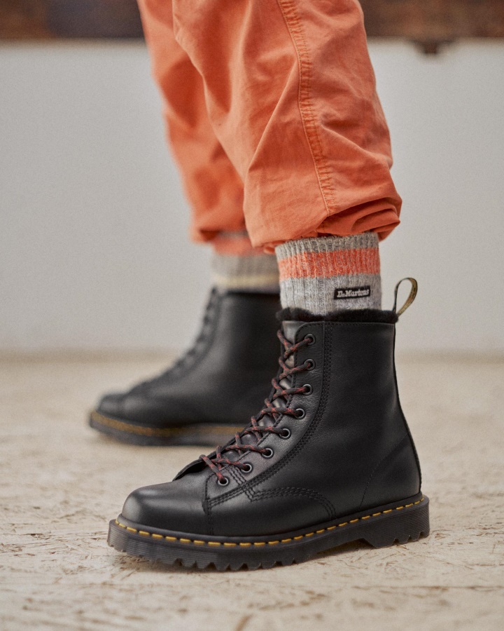 Cizme Negre Hudswell Dr.martens Romania Barton Made In England Din Piele Captusita Din Shearling