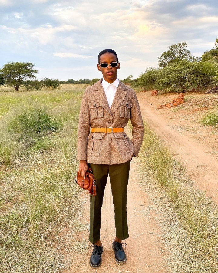 Dr.martens Romania Piele Neteda Neagra 3989 Cusatura Galbena Pantofi Brogue Din Piele Neteda