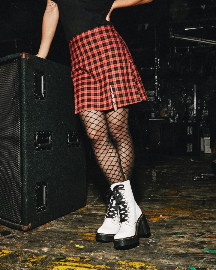 Dr.martens Romania Cizme Cu Siret Cu Toc Evazat Din Piele Chesney Sendal Alb