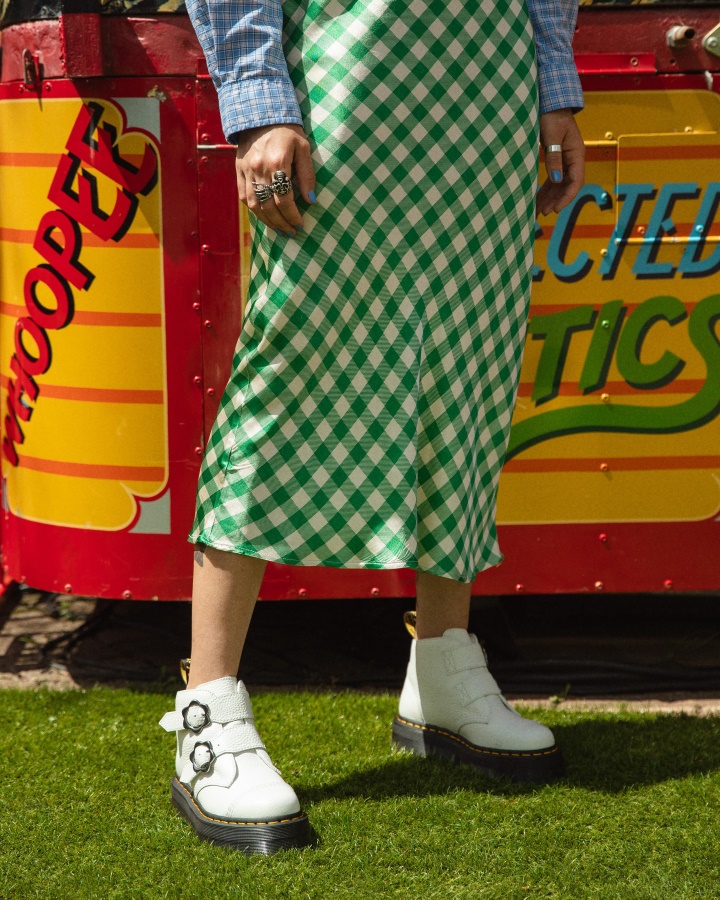 Cizme Cu Platforma Din Piele Cu Catarama Flori Devon Din Piele Nappa Frezata Alb Dr.martens Romania