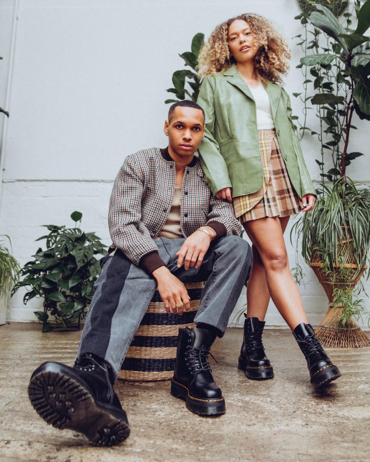 Dr.martens Romania Neagra Lustruita Neteda Jadon Piele Neteda Cizme Cu Platforma