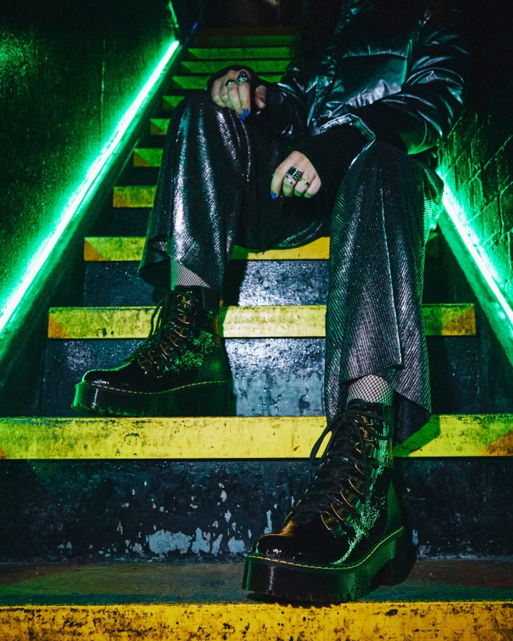 Cizme Dr.martens Romania Negru Laurenne Din Piele Lacuita Cu Siret Cu Toc