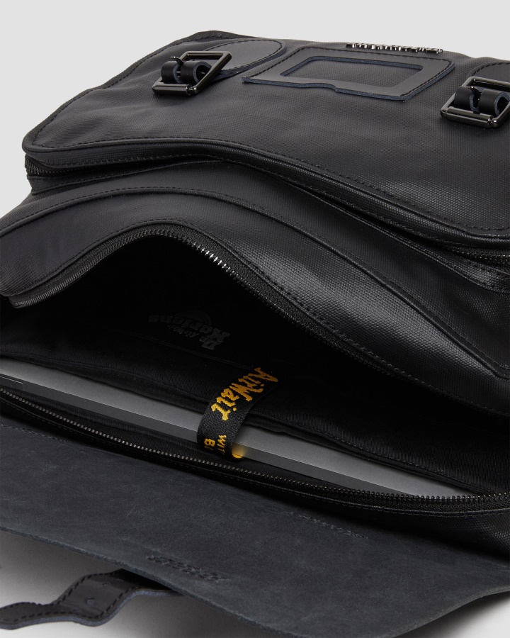 Geanta Messenger Dr.martens Romania Neagra Din Piele Si Panza