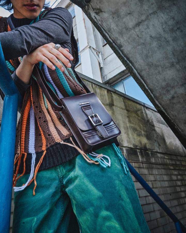 Geanta Verticala Din Piele Dr.martens Romania Burgundy Kiev & Neted