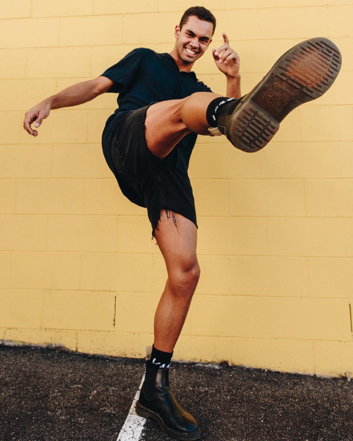 Dr.martens Romania Black Felix Rub Off Vegan 2976 Felix Chelsea Boots