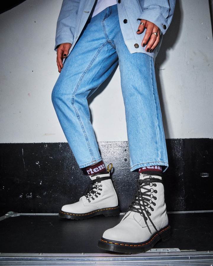 Cizme Albe Cu șireturi Din Piele Virginia Dr.martens Romania 1460 Cu șireturi Virginia